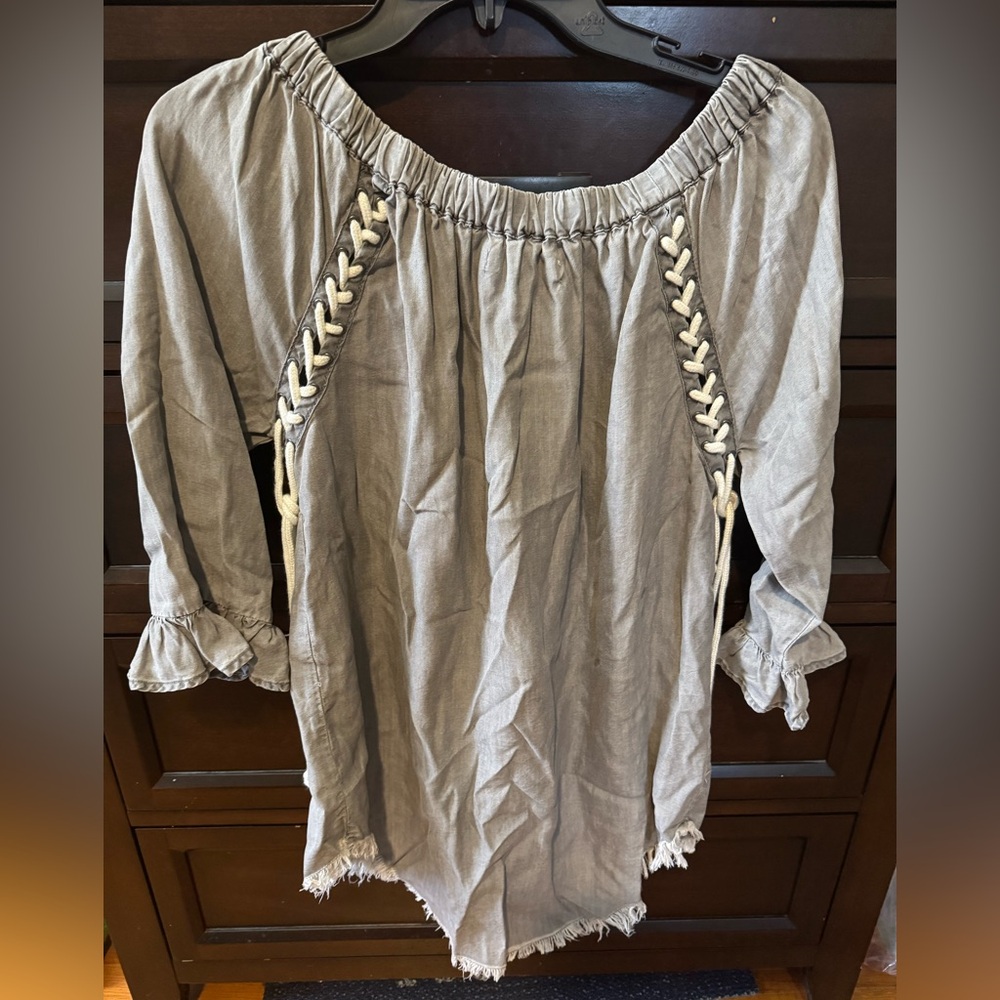 Standard Grace Boho Off-Shoulder Gray Peasant Top with Lace-Up Detail - EUC - Picture 4 of 4